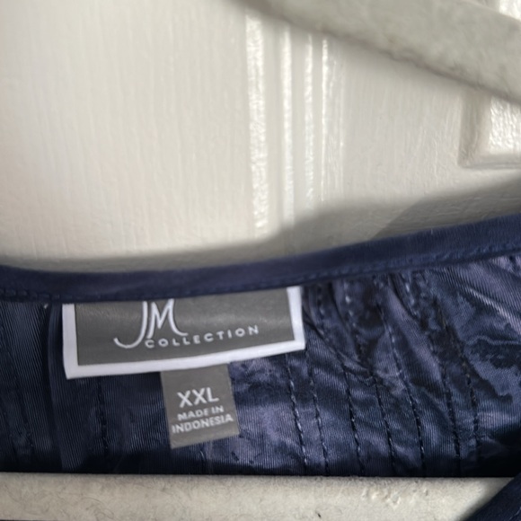 Beautiful sequence top - Picture 3 of 8